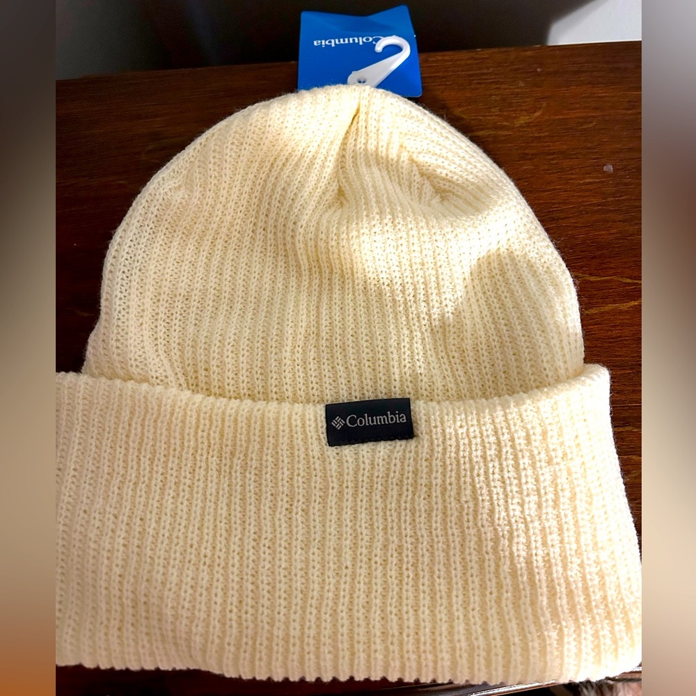 NWT Cream Columbia Hat